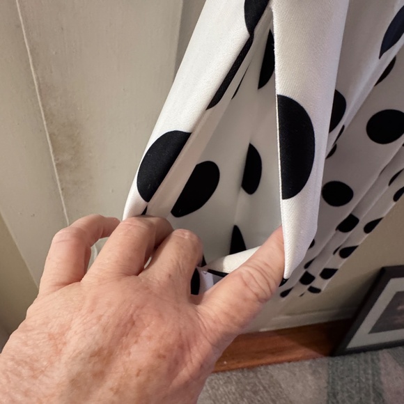 Unique Vintage - White Swing Dress with Black Polka Dots and Collar (Size 2X) - Picture 3 of 4